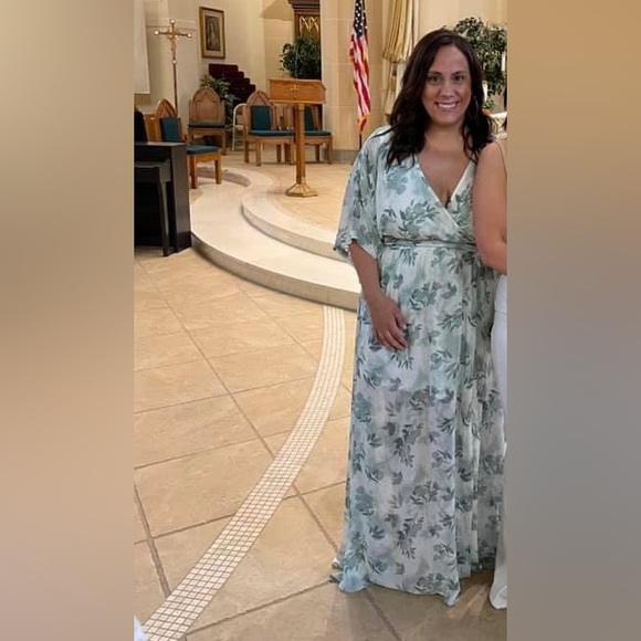 Lulu’s green and white floral dress - Picture 2 of 2